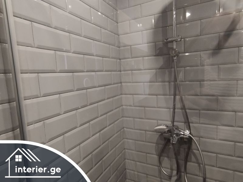 საშხაპე კაბინის ხელოსანი